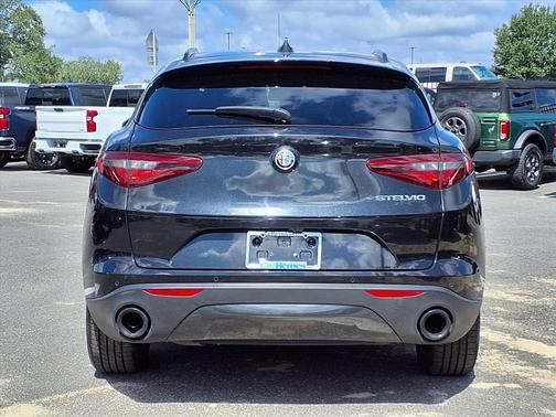 2022 Alfa Romeo Stelvio Sprint