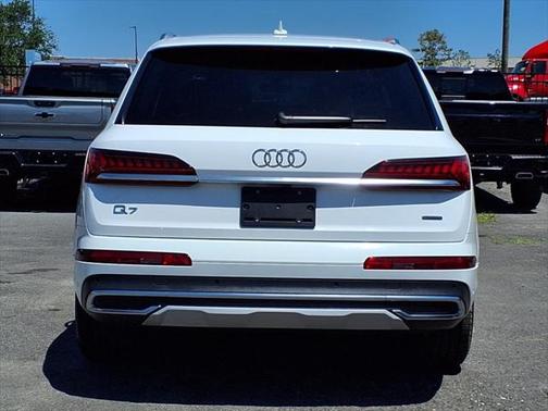 2023 Audi Q7 55 Premium Plus