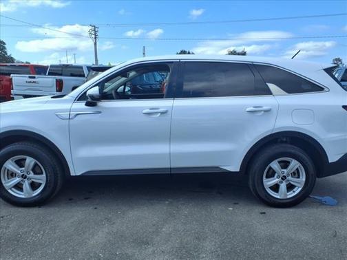 2023 Kia Sorento LX