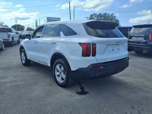2023 Kia Sorento LX