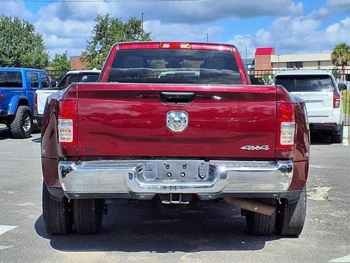 2022 RAM 3500 Tradesman Crew Cab 4x4 8' Box