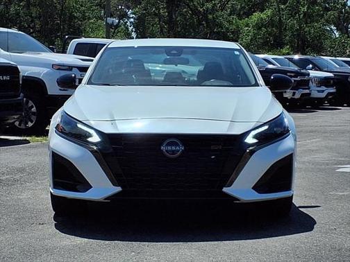 2023 Nissan Altima SR FWD
