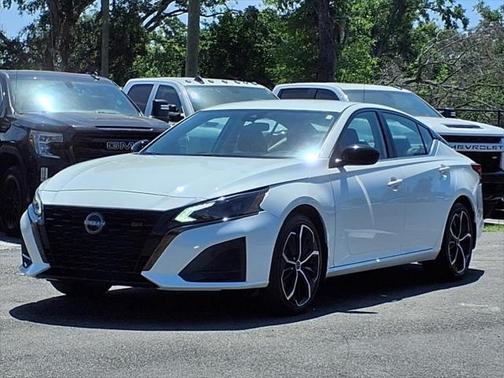 2023 Nissan Altima SR FWD