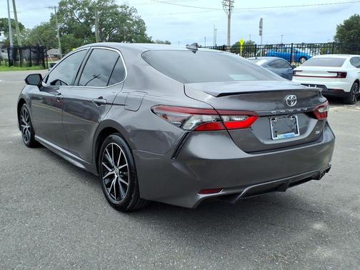 Predawn Gray Mica 2022 Toyota Camry SE