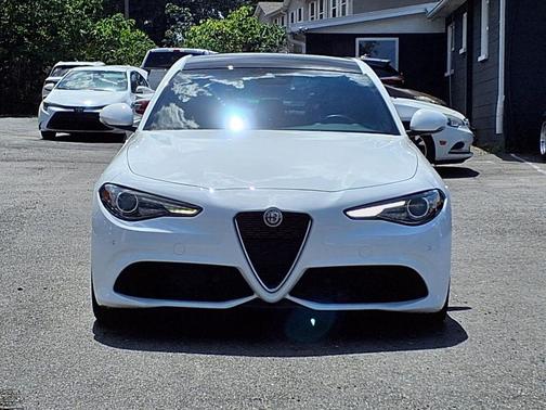 Alfa White 2023 Alfa Romeo Giulia Ti