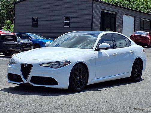 Alfa White 2023 Alfa Romeo Giulia Ti