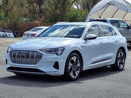 2021 Audi e-tron Premium Plus