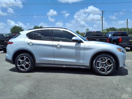2022 Alfa Romeo Stelvio Ti