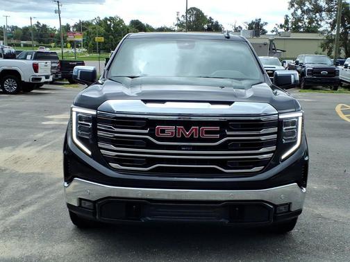 Onyx Black 2023 GMC Sierra 1500 SLT