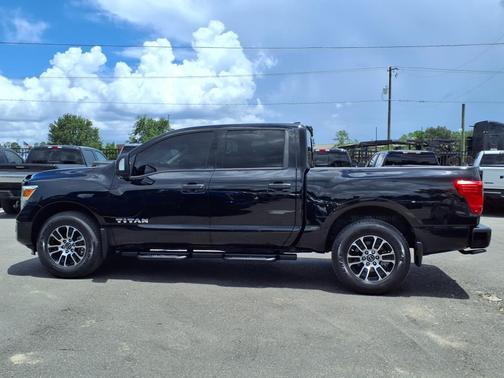 2024 Nissan Titan SV