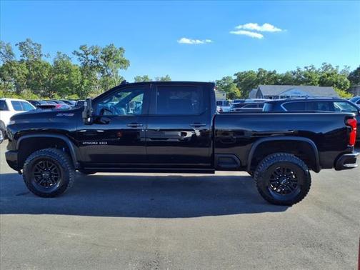 2024 Chevrolet Silverado 2500 4WD Crew Cab Standard Bed ZR2
