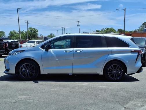 2024 Toyota Sienna XSE 7 Passenger