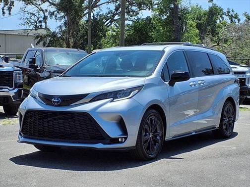 2024 Toyota Sienna XSE 7 Passenger