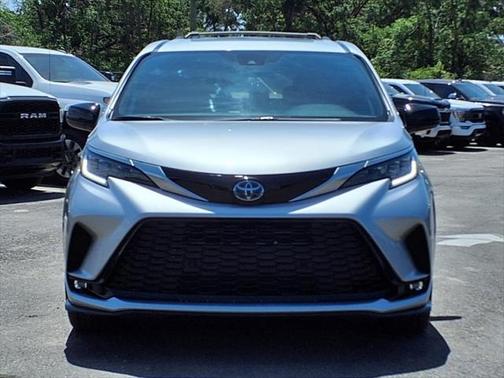 2024 Toyota Sienna XSE 7 Passenger