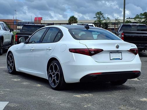 2022 Alfa Romeo Giulia Ti