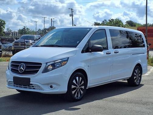 2022 Mercedes-Benz Metris Base