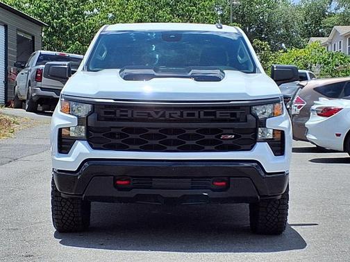 Summit White 2024 Chevrolet Silverado 1500 Custom Trail Boss
