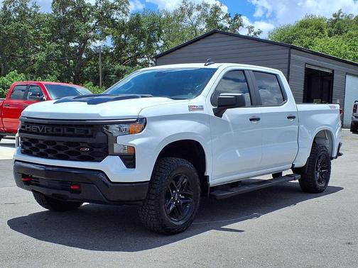 Summit White 2024 Chevrolet Silverado 1500 Custom Trail Boss