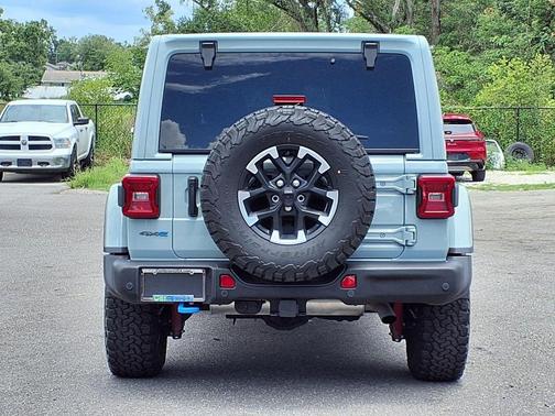 Earl Clearcoat 2024 Jeep Wrangler 4xe Rubicon X