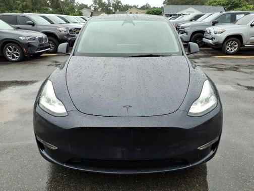 -Select- 2024 Tesla Model Y Long Range Dual Motor All-Wheel Drive