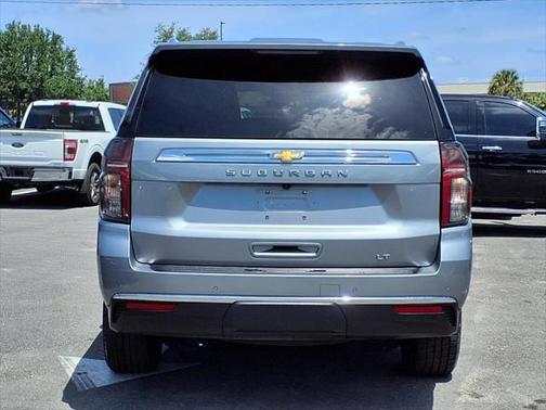 2023 Chevrolet Suburban LT