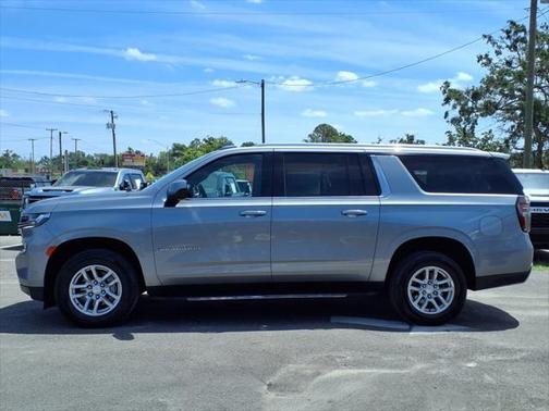 2023 Chevrolet Suburban LT