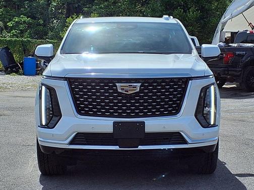 Crystal White Tricoat 2025 Cadillac Escalade ESV Premium Luxury