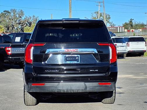 2024 GMC Yukon XL SLE
