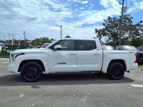 2022 Toyota Tundra SR5