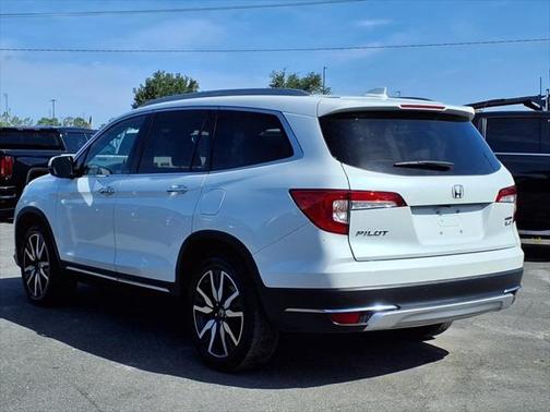 2022 Honda Pilot Touring 8-Passenger