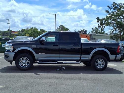 2020 RAM 2500 Laramie Crew Cab 4X4 6'4' Box