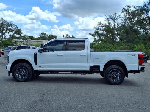 Oxford White 2024 Ford F-350 Lariat