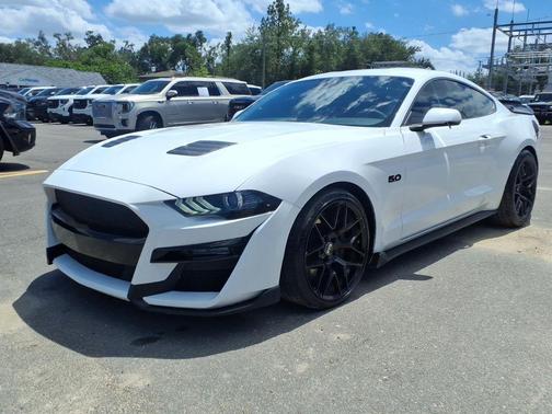 Oxford White 2021 Ford Mustang GT Premium