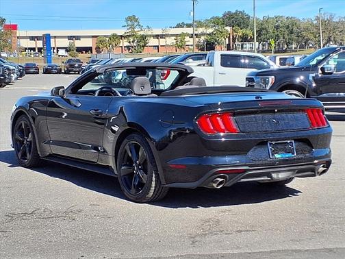 2021 Ford Mustang EcoBoost