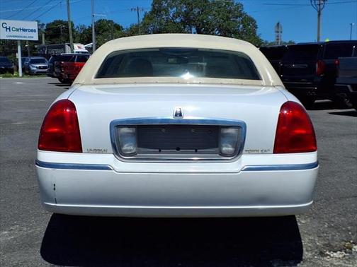 2010 Lincoln Town Car Signature