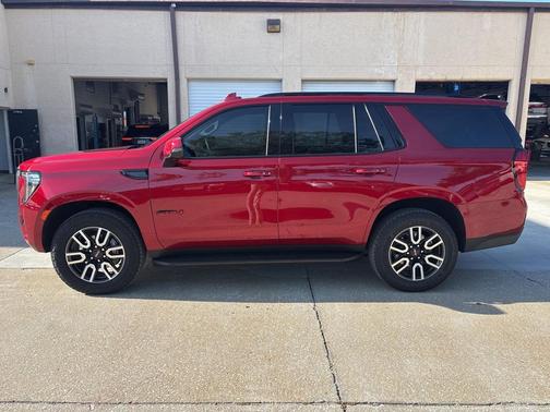 2023 GMC Yukon 4WD AT4