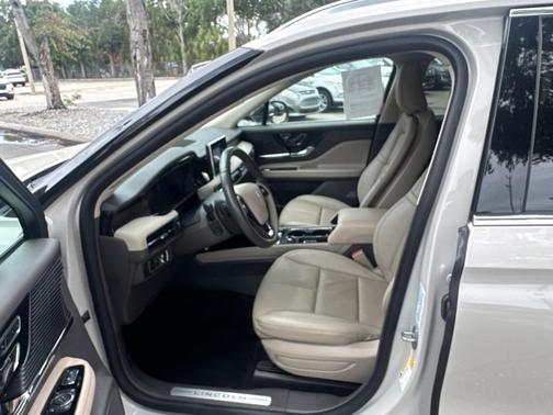 Ceramic Pearl Metallic 2022 Lincoln Corsair Reserve