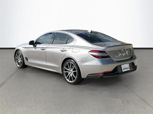 2022 Genesis G70 2.0T RWD