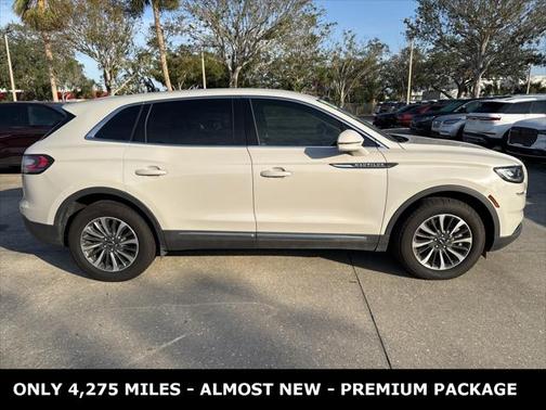 2022 Lincoln Nautilus Standard