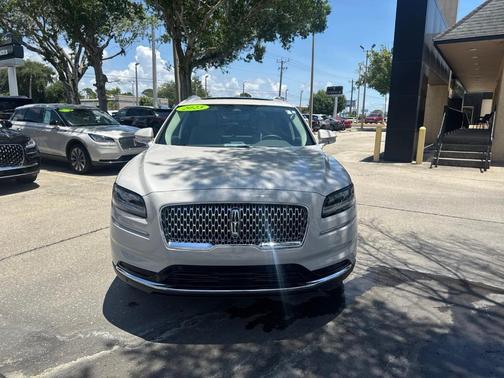 Ceramic Pearl Metallic Tinted Clearcoat 2023 Lincoln Nautilus Reserve