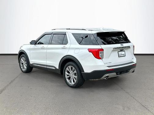 White Metallic 2022 Ford Explorer Limited