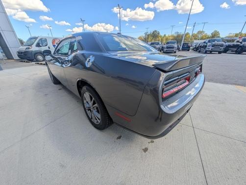 2021 Dodge Challenger SXT