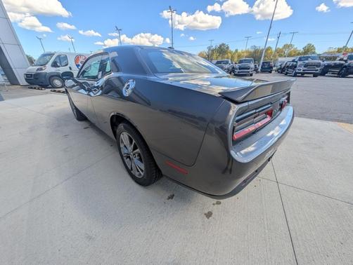 2021 Dodge Challenger SXT