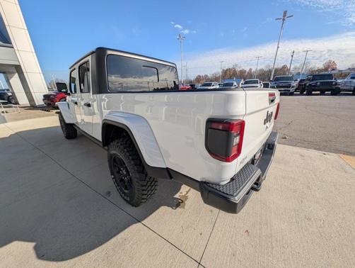 2026 Jeep Gladiator Sport