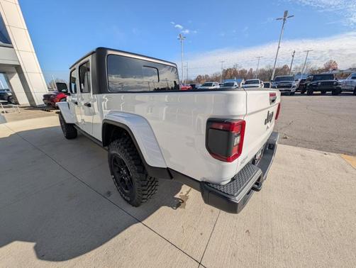 2026 Jeep Gladiator Sport