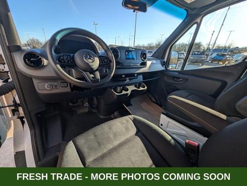 2024 Mercedes-Benz Sprinter 2500 144 WB Standard Roof Passenger