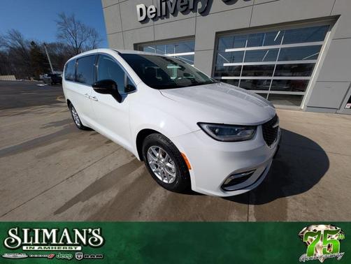 2024 Chrysler Pacifica Touring-L