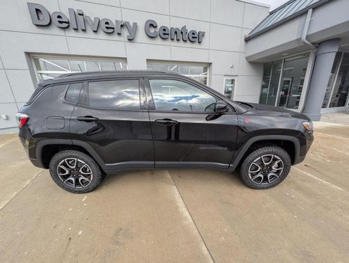 2026 Jeep Compass Trailhawk
