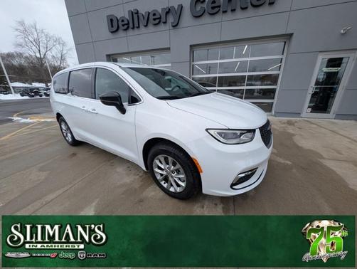 2025 Chrysler Pacifica Select