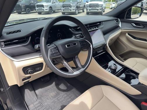 Diamond Black 2023 Jeep Grand Cherokee L Limited